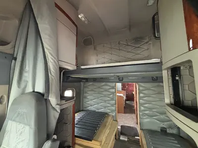 Used 2011 FREIGHTLINER CASCADIA Campers, Caravans, Motorhomes Wisconsin US | Proxy Equipment #1426135