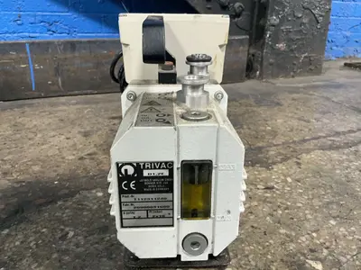 Used LEYBOLD VAKUUM GMBH TRIVAC D1.2E Vacuum Pumps Ohio US | HGR 24 #1335375