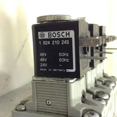 USED BOSCH 0 820 023 502 / MANIFOLD