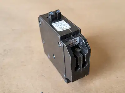 USED SCHNEIDER ELECTRIC CHOMT1515
