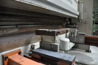 USED FAVRIN P3H 3000 X 3 MM CNC