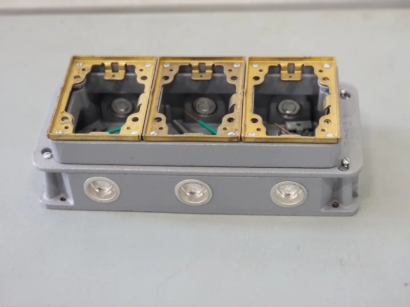 USED HUBBELL 6275