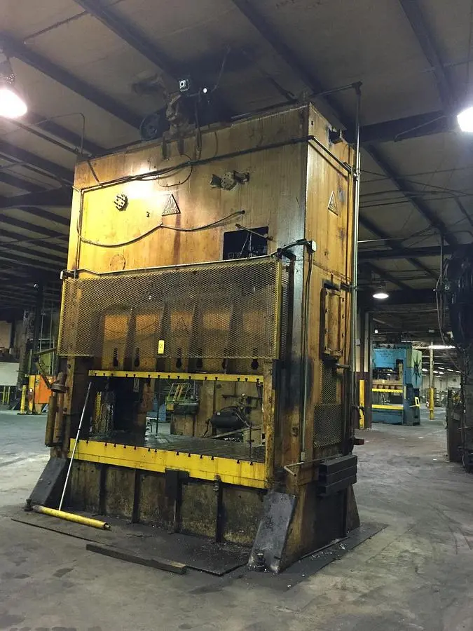 Used 1972 USI CLEARING S4-300-144-72 Straight Side Presses Michigan US | RAB Industries, Inc. #402590