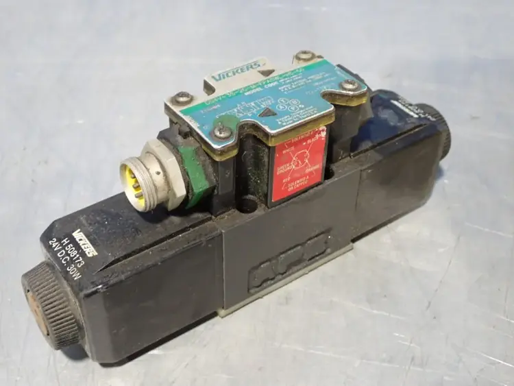 Used VICKERS DG4V3S2CMFPA5WLH560 Valves/Fittings | HGR 24 #732517