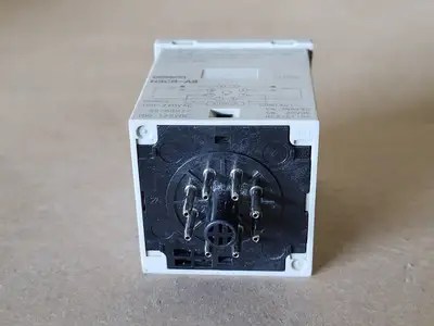 USED OMRON H3CR-A8