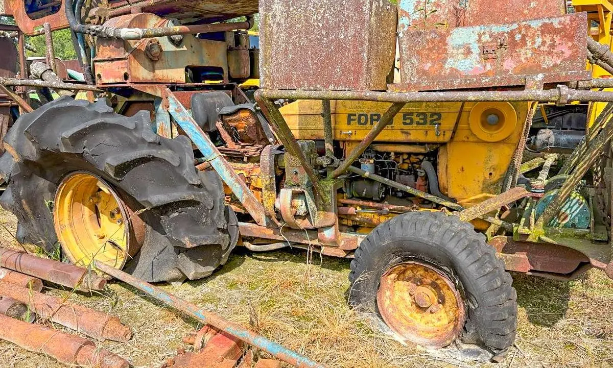 Used FORD 532 TRACTOR Utility Tractors Pennsylvania US | East West Machinery & Drilling #1417845