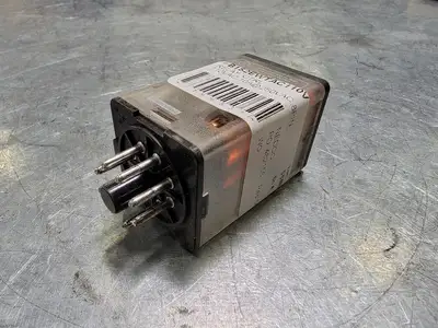 USED SCHNEIDER ELECTRIC RUMC22F7