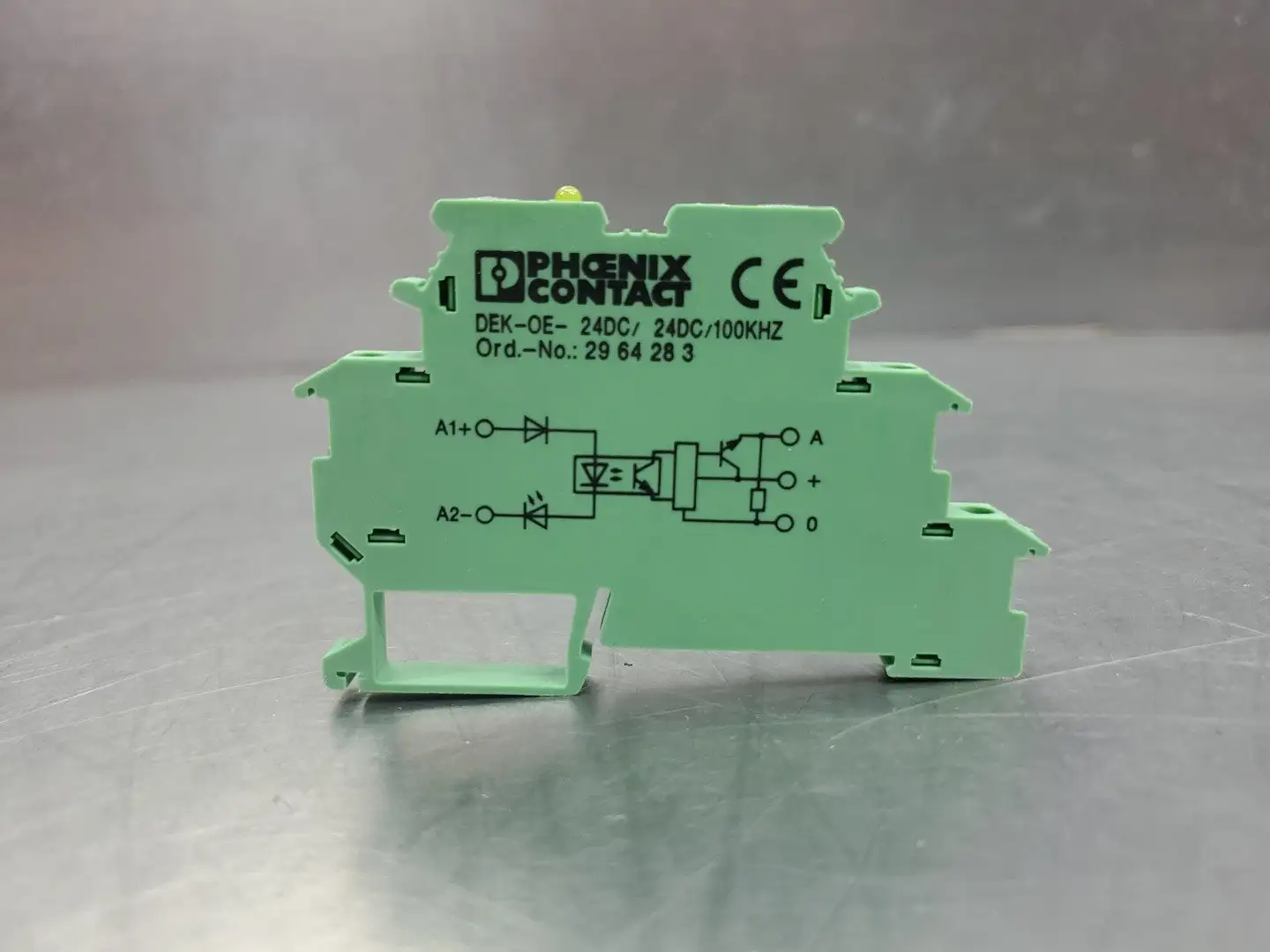 Phoenix Contact DEK-OE-24VDC 100kHZ Terminal Block. 4E-37