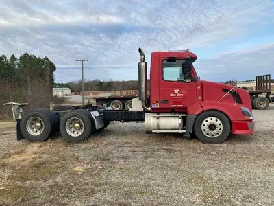 USED 2007 VOLVO VNL