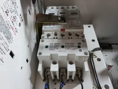Used EATON SVX002A1-5A4N1 Switchgears British Columbia CA | Lenmark #240177