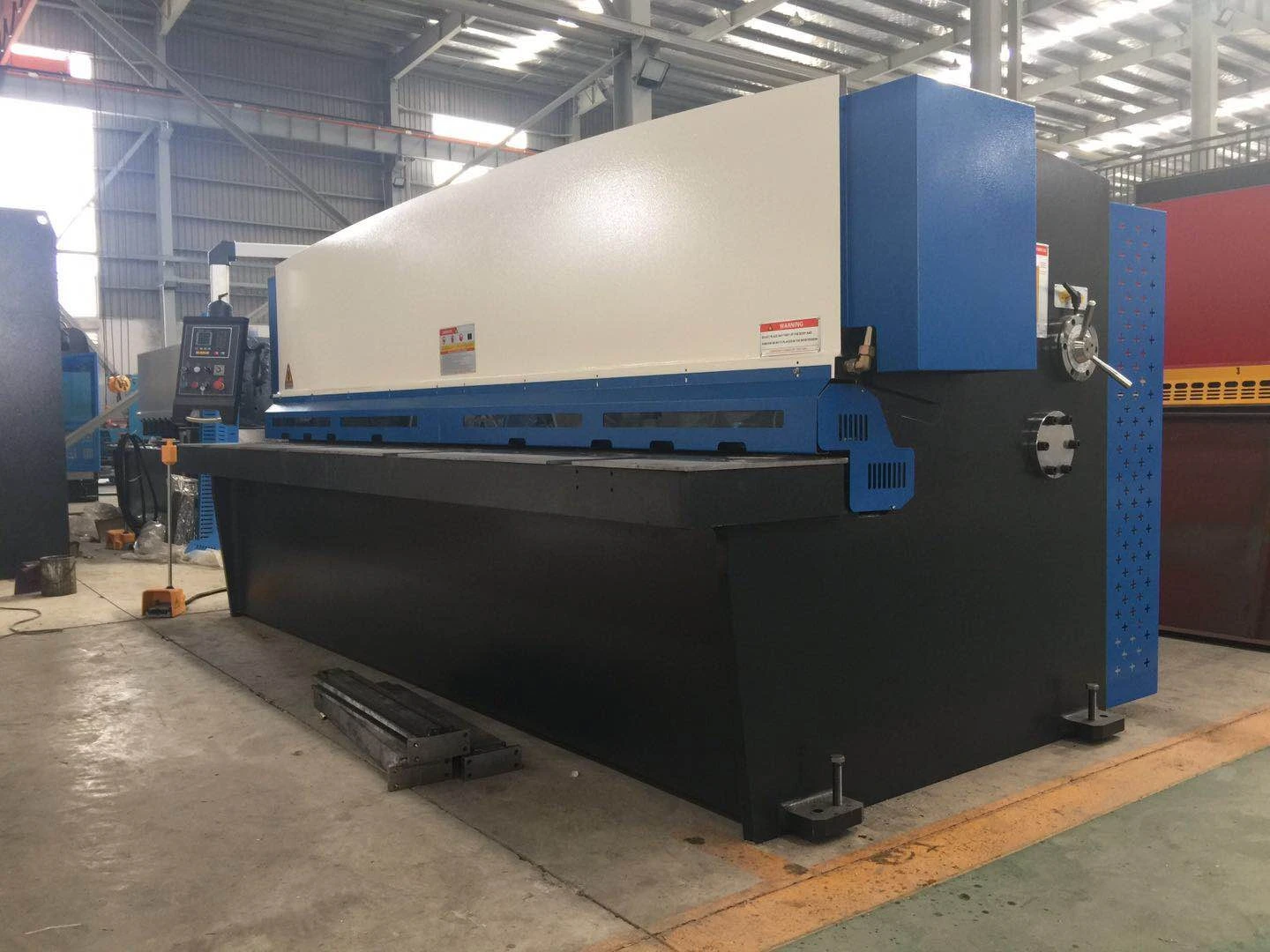 Brand new 3m guillotines