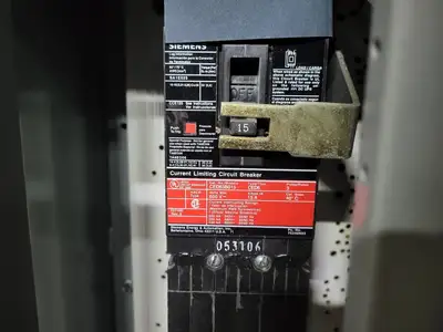 Dual 15A Circuit Breaker MCC Bucket