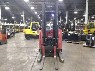 USED 2015 RAYMOND 770 DR32TT
