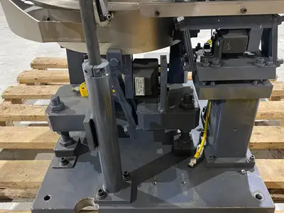 USED VIBROMATIC 12" VIBRATING BOWL FEEDER W/ H002 FEEDER/INCLINE CONTROLLER