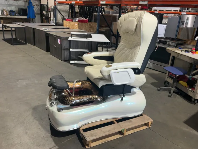 Used GULFSTREAM 9660-5 PEDICURE MASSAGE CHAIR Salon & Spa (Misc) Michigan US | Miedema Asset Management Group #1455067