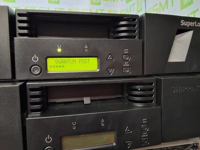 QUANTUM L700 SUPERLOADER 3 TAPE STORAGE AUTOLOADER