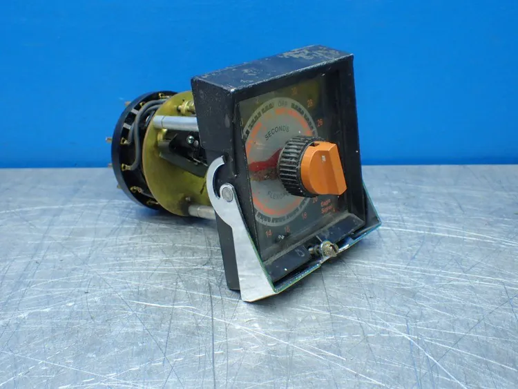 Used EAGLE SIGNAL HG100A6 Timers Ohio US | HGR 24 #883986