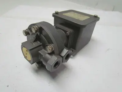 United Electronic Controls H105K-457 Differential Pressure switch 15A 480VAC