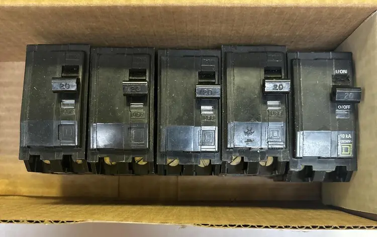 Used SQUARE D QOB220 Switchgears Ohio US | Surplus Asset Holdings #1185421