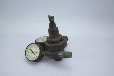 Used Natinal Cylinder Gas Company G17S Air Pressure Regulators California US | Davliegogo LLC #1705760