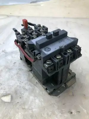 Westinghouse A200M1CAC NEMA 1 Magnetic Motor Starter 10HP 600V