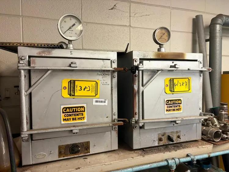 Used _UNKNOWN_ _UNKNOWN_ Lab Vacuum Ovens Ohio US | Myron Bowling Auctioneers Inc #1504615