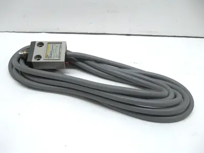 NEW OMRON D4C-3410