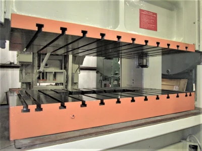 USED 1985 AIDA PRESSES AIDA PMX(1)-L2-300H(1) PRESS