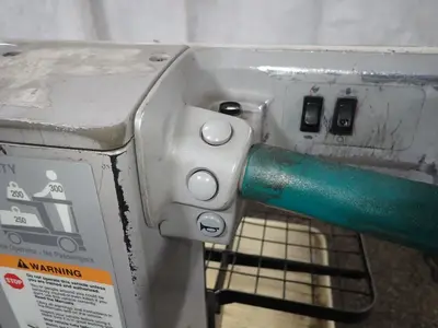 USED CROWN WAV5084
