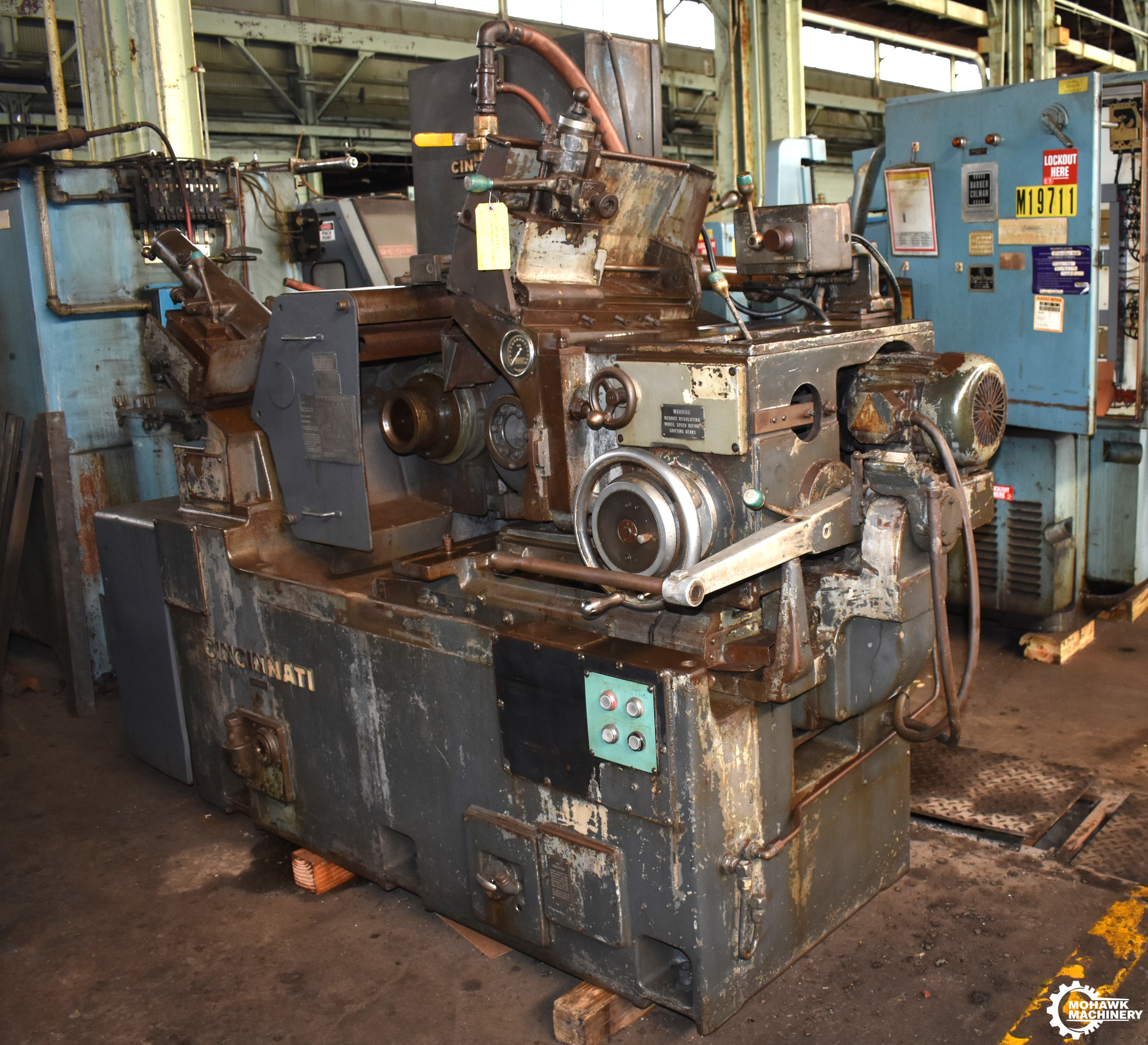 2 CINCINNATI-MILACRON "LO" CENTERLESS GRINDER w/MANUAL INFEED - HYDRAULIC WHEEL TRUING