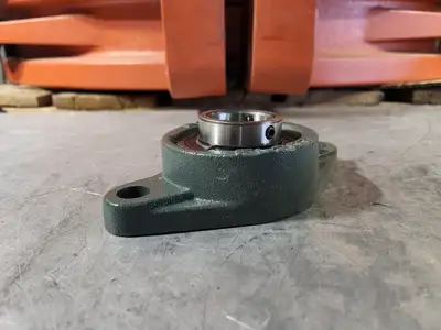 NEW NTN UCFL207-108