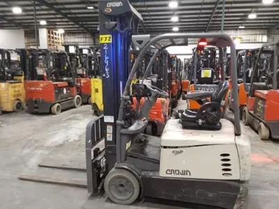 USED 2022 CROWN SC5725-35