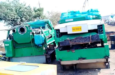 (3) Derrick DP-628 VE dual pool shale shakers.