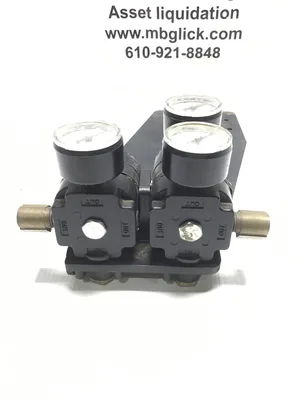 Bellofram Type 80 Valve Positioner with Black Wika Pressure Gauges