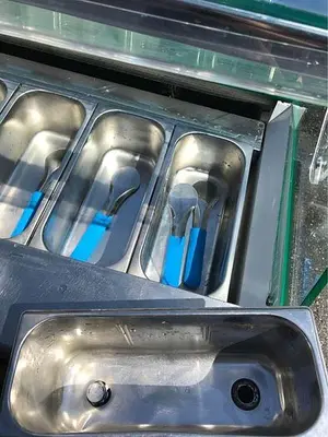 9 Pan Gelato Case w/Dipper well & spoons USED