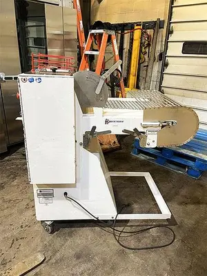 2017 BLOEMHOF 860L Bread Moulder | Harvest Equipment and Fabrication Inc (4)