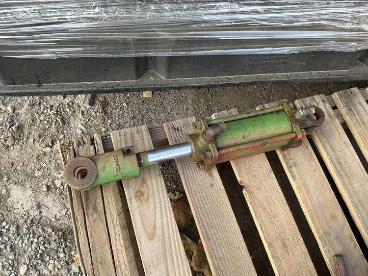 Used _UNKNOWN_ _UNKNOWN_ Hydraulic Cylinders Michigan US | Miedema Asset Management Group #1325553