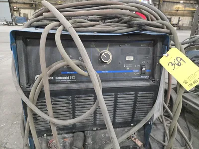 Miller Deltaweld 652 Welder w/ 70 Series Wire Feeder (LOCATION: Batavia, OH)