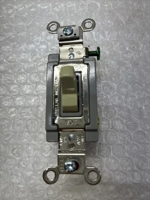 NEW Hubbell HBL12231