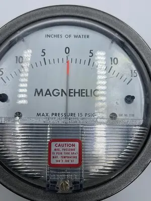 USED MAGNEHELIC MAGNEHELIC 2330