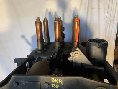 Westinghouse B-28-B Oil Circuit Breaker 1200A, 6900V, 125V Trip