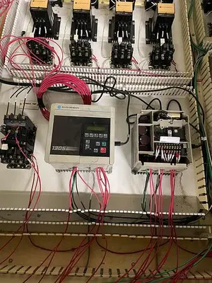 Whallon High Speed Bright Can Palletizer
