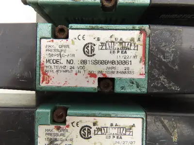 081SS600M000061 Pneumatic Flexiblok Manifold 3 Spool Valve 24VDC