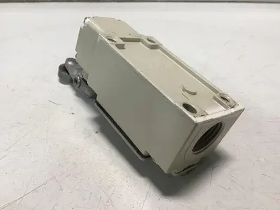USED YAMATAKE LJA10-11A21N-003