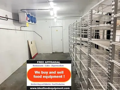 Walk in cooler with 9 glass door - great for convenience store- PRICE REDUCED