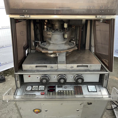 Fette Perfecta 1000 17 Station Rotary Tablet Press