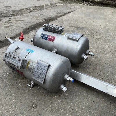 12L S/S Mechanical Seal Gas Pressurised Buffer Tank SSE 12