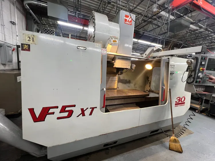Used 2001 HAAS VF-5/50 XT Vertical Machining Centers Illinois US | Machinery Resources International #718894