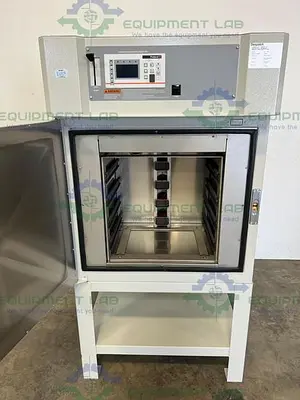 USED DESPATCH LAC1-38B-7 BURN-IN OVEN 260°C / 500°F ON STAND  18" X 18" X 18"