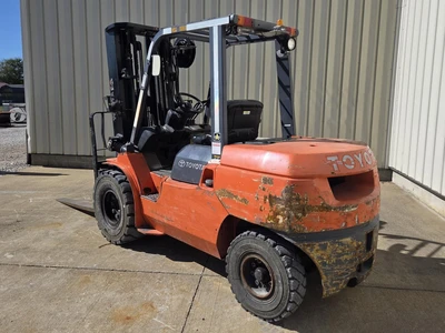 Used _UNKNOWN_ 7FGU46 Internal Combustion Forklifts: Pneumatic Tire West Virginia US | Cooper Industries #1409596